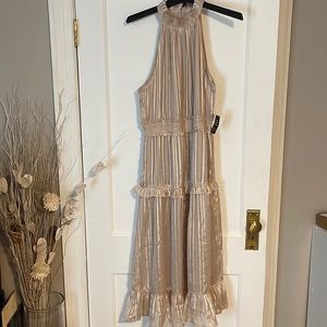 Express size M gold tiered dress